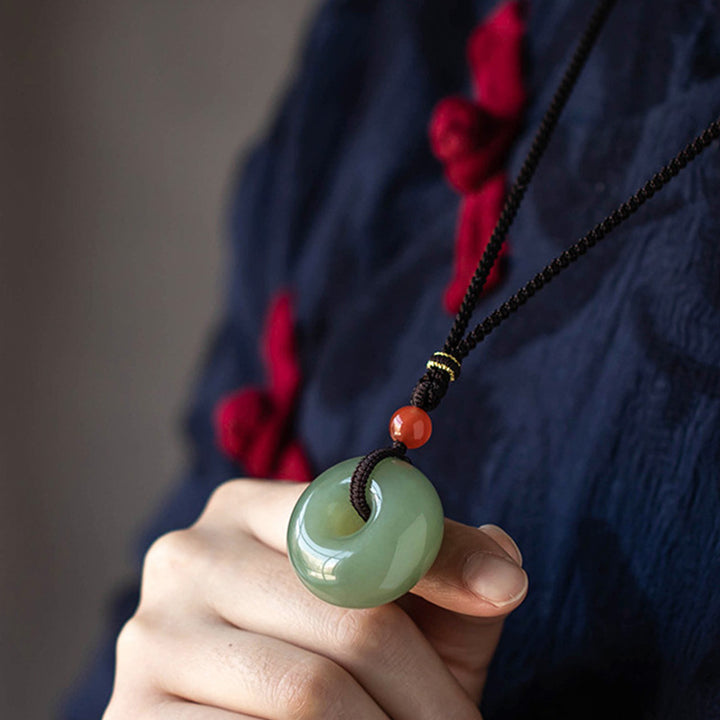 Colgante redondo natural del collar de la suerte de la hebilla de la paz del jade gris del jade