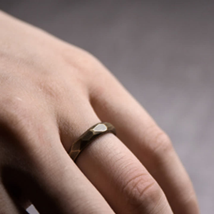 Anillo de riqueza de cobre de diseño simple tibetano con Buddha Stones