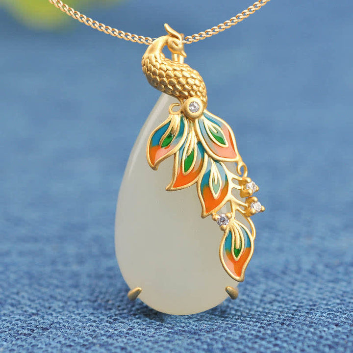 Colgante de cadena de collar de protección de pavo real de jade blanco