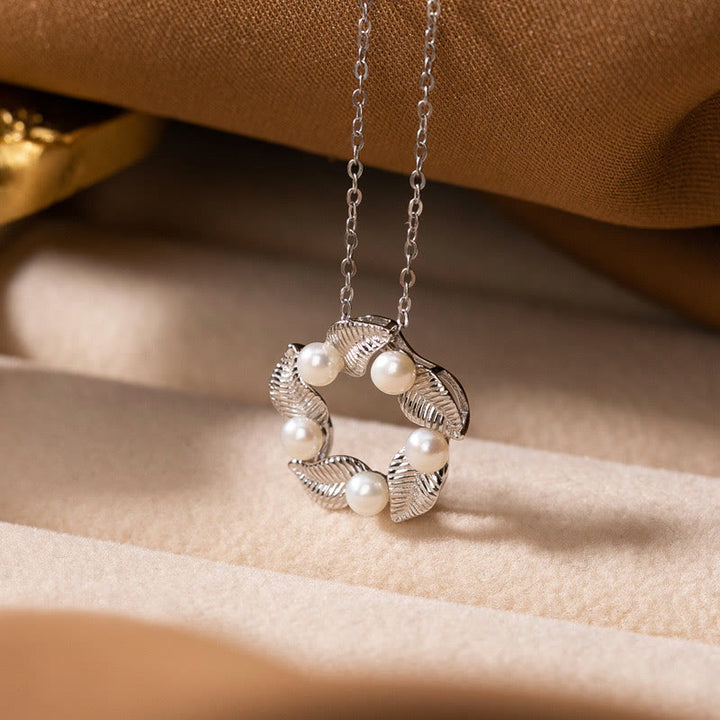 Juego de pendientes y anillo con colgante de sabiduría curativa con diseño de hoja de perlas de plata de ley 925 con Buddha Stones
