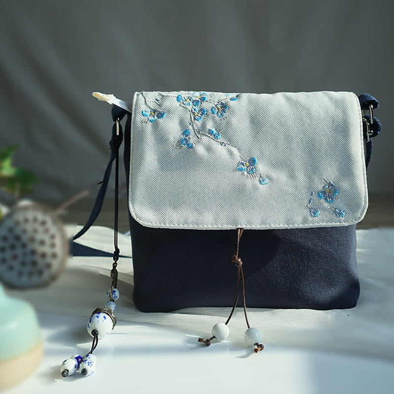 Bolso bandolera de lona con flores de ciruelo bordadas hechas a mano con Buddha Stones