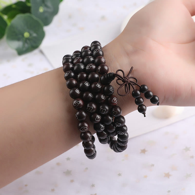 Pulsera de protección de nubes auspiciosas con carácter Om Mani Padme Hum de sándalo rojo de hoja pequeña con incrustaciones de plata de ley 925 con Buddha Stones