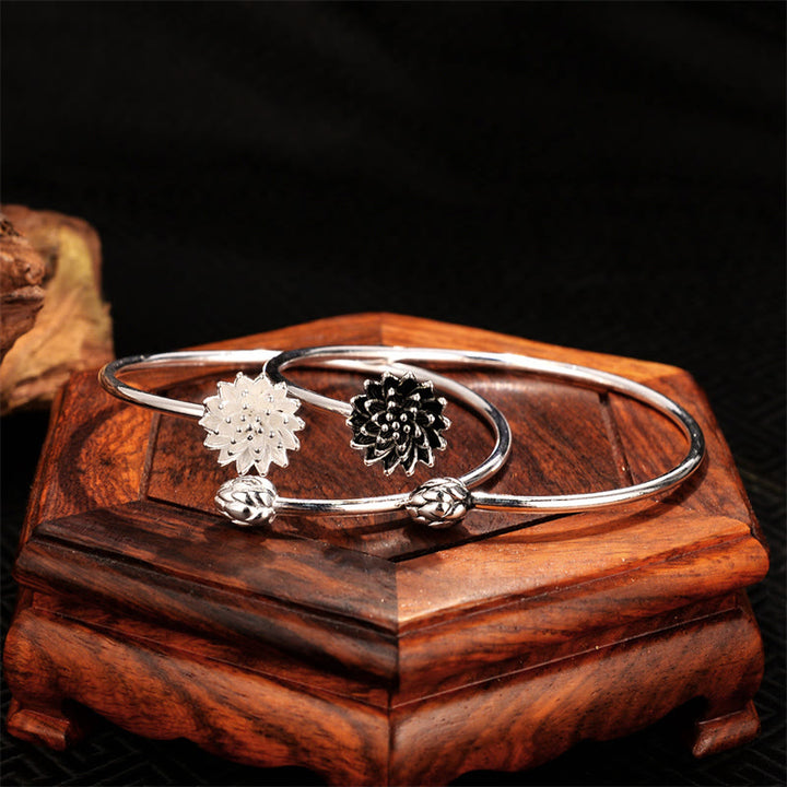 Brazalete de pulsera con iluminación de cobre blanco de loto Retro con Buddha Stones