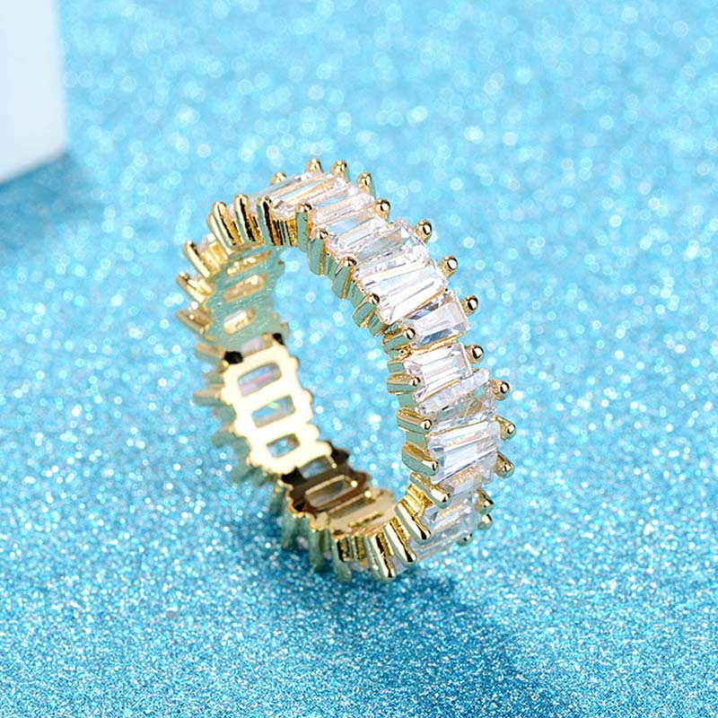 Anillo de riqueza de cobre con patrón simple