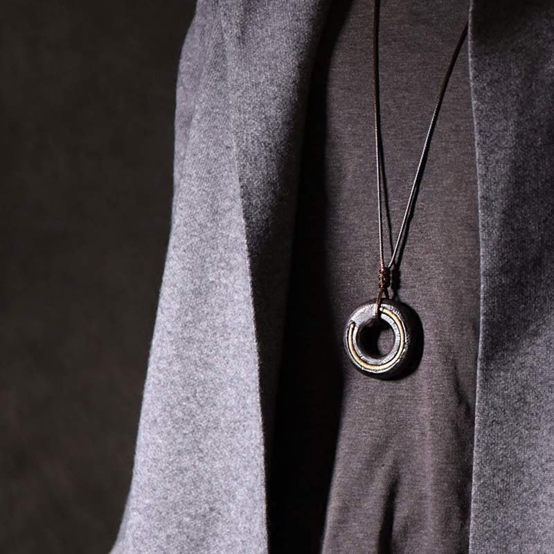 Collar con colgante de madera de ébano con círculo zen y Buddha Stones - image 4