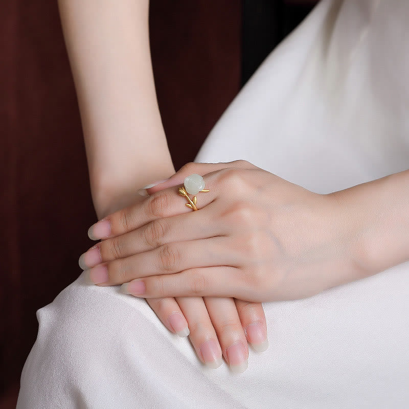 Anillo de felicidad de jade blanco hetiano con flor de rosa dorada chapada en plata de ley 925 con Buddha Stones