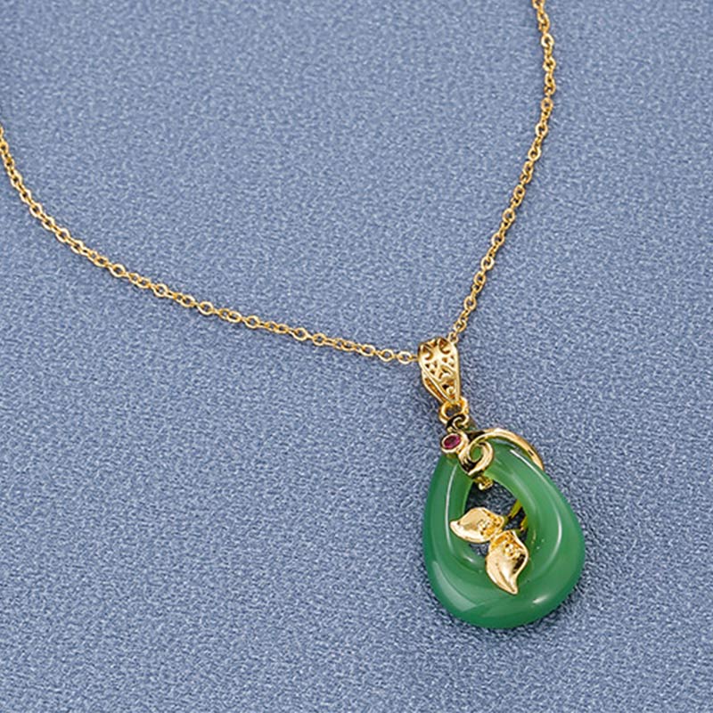 Collar con colgante de fortuna con diseño ovalado de jade y Buddha Stones