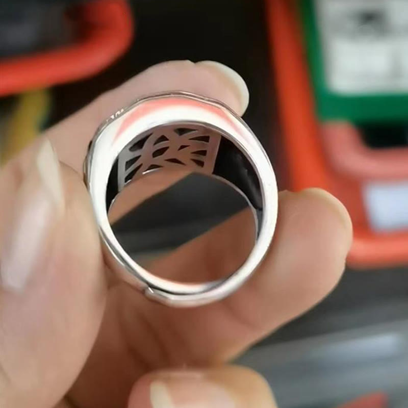 Anillo ajustable de protección tallada con diseño sánscrito de plata de ley 925 con Buddha Stones