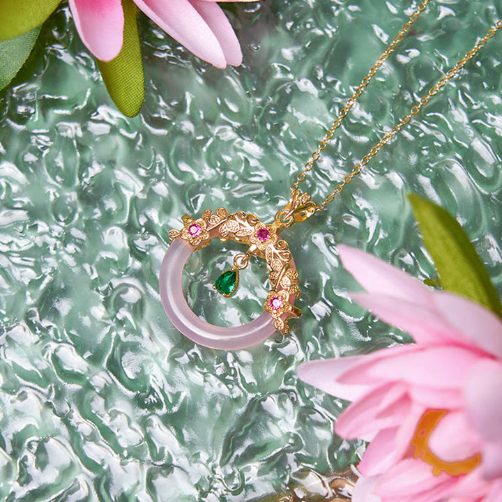 Colgante de collar de fuerza con diseño de hebilla de paz de Calcedonia verde con Buddha Stones