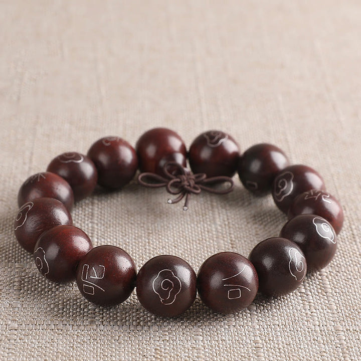 Pulsera de protección de nubes auspiciosas con carácter Om Mani Padme Hum de sándalo rojo de hoja pequeña con incrustaciones de plata de ley 925 con Buddha Stones