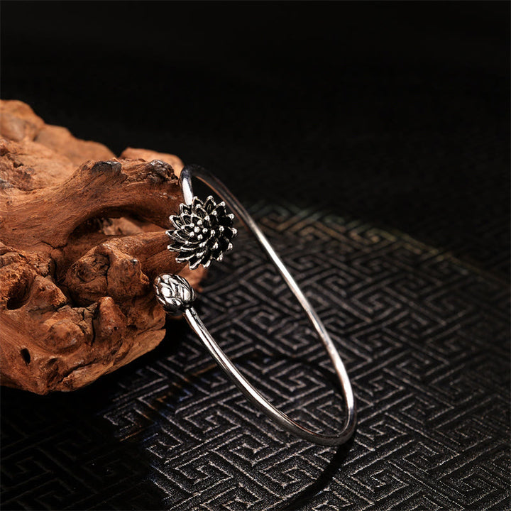Brazalete de pulsera con iluminación de cobre blanco de loto Retro con Buddha Stones