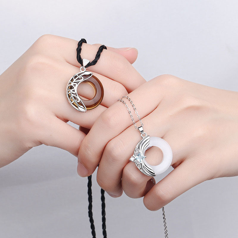 Colgante de collar curativo de la suerte de cobre con alas de amor