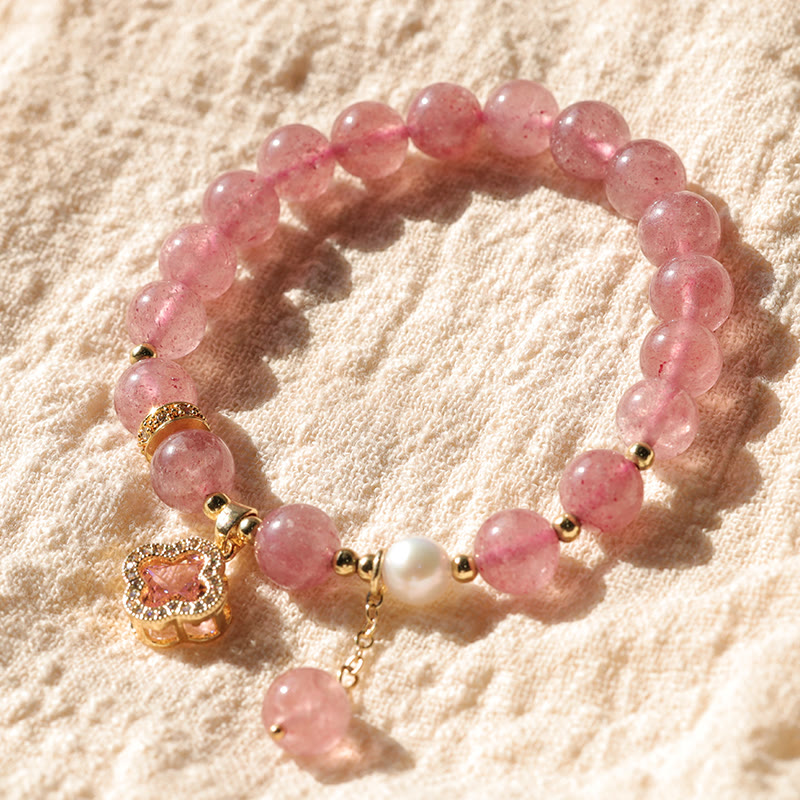 Pulsera curativa con dije de trébol de cuatro hojas y perlas de cuarzo fresa con Buddha Stones
