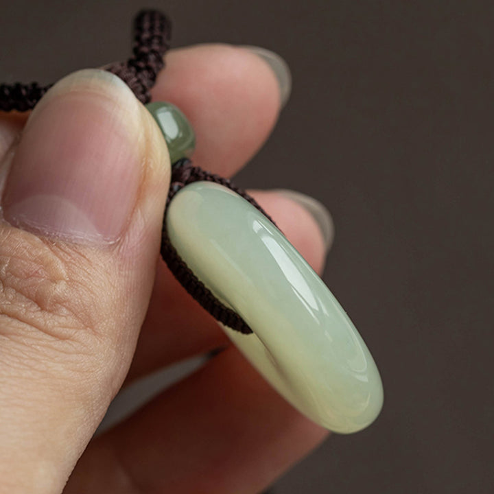 Colgante de collar de prosperidad de suerte con hebilla de paz de jade redondo natural