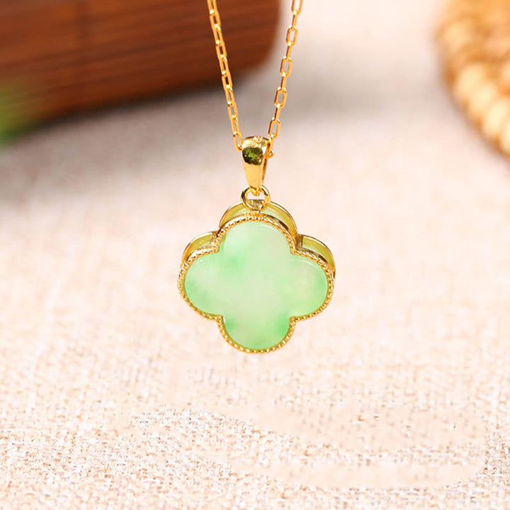 Colgante de collar de suerte con patrón de jade de trébol de cuatro hojas con piedras de Buddha Stones