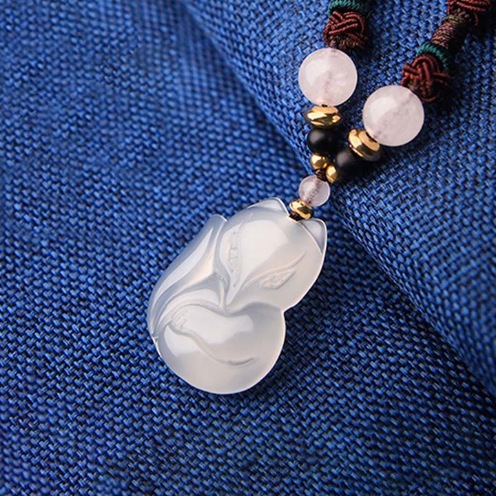 Collar con colgante de cadena de armonía con cuentas de cristal rosa de zorro de calcedonia con Buddha Stones