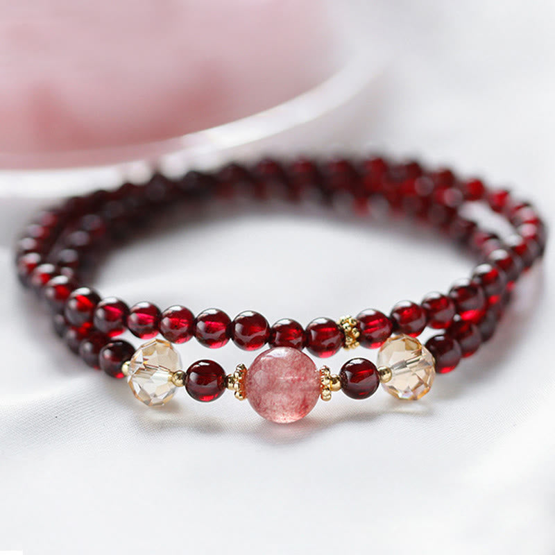 Pulsera de doble vuelta con estabilidad de cuarzo fresa y granate natural chapada en oro de 14 quilates con Buddha Stones