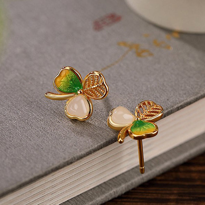 Pendientes con colgante de trébol de trébol de la suerte de jade hetiano chapado en plata de ley 925 con Buddha Stones