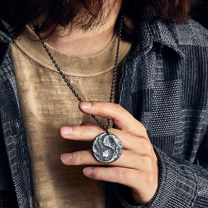 Collar con colgante de armonía con textura de martillo Yin Yang de plata de ley 990 con Buddha Stones - image 4