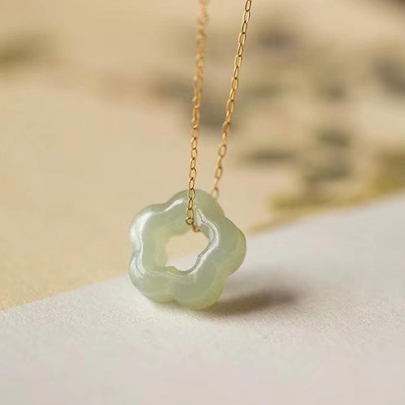 Colgante de collar con dije floral de la suerte de jade cian de jade hetiano con Buddha Stones